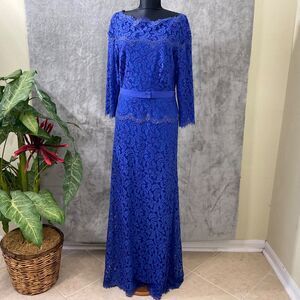 Tadashi Shoji Formal maxi Gown women’s size 8 Royal Blue Lace modest long sleeve